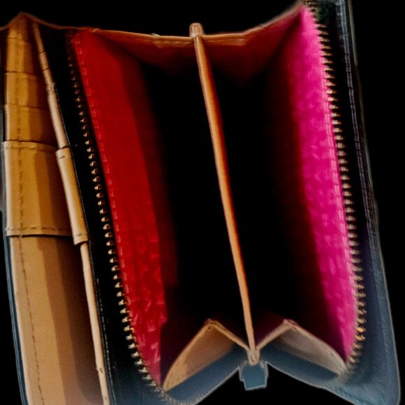 Authentic Kate Spade wallet. Gently used - Picture 4 of 6